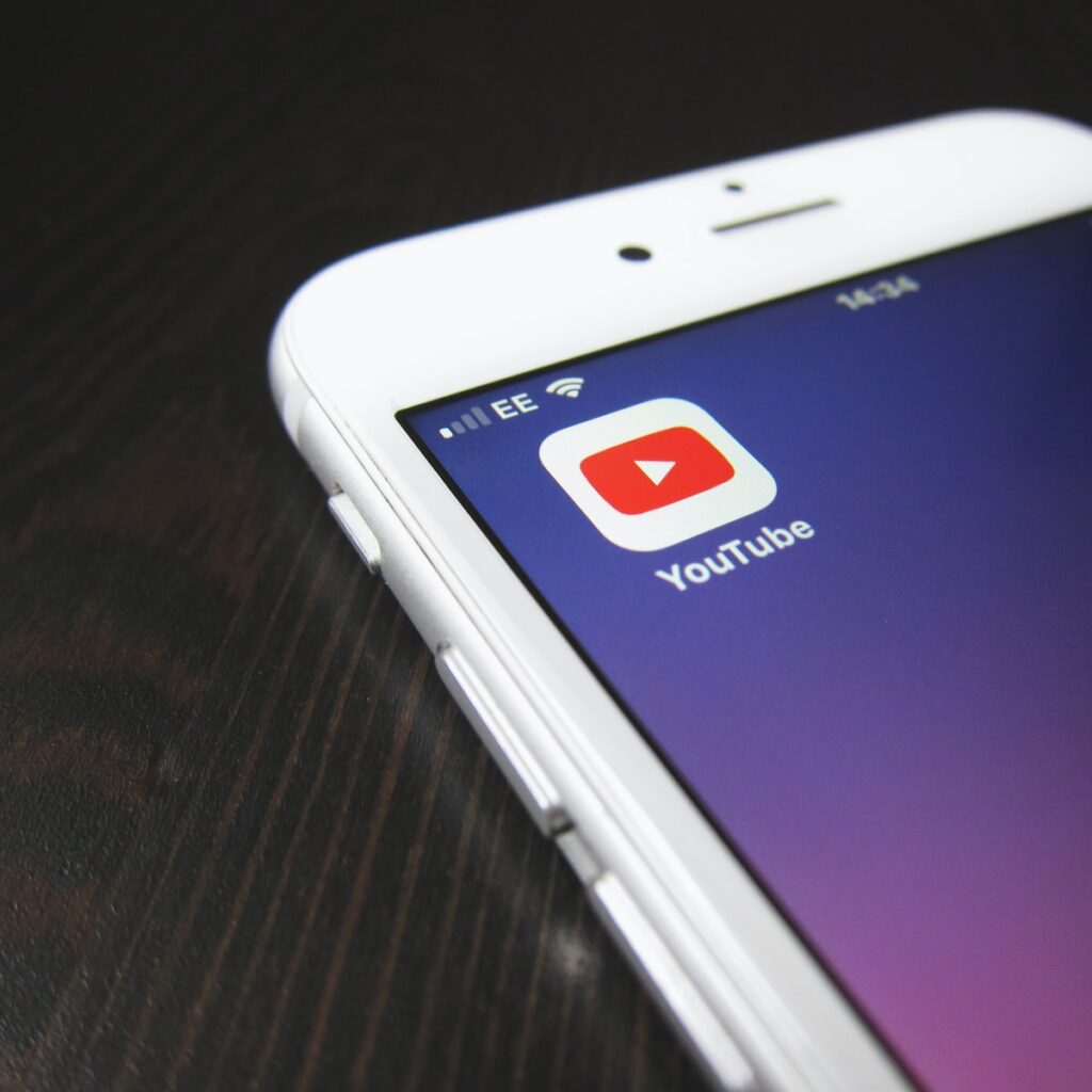 YouTube Picture in Picture iPhone
