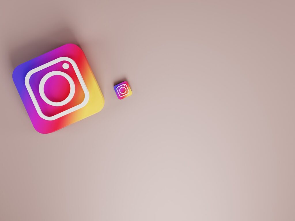 Comment collaborer avec 3 personnes sur un post sur Instagram