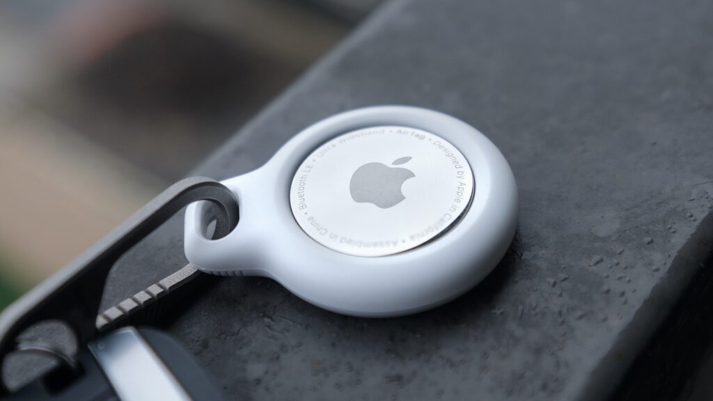 Comment savoir si un AirTag d’Apple vous espionne avec votre smartphone Androi...