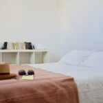 Caméras cachées dans les Airbnb comment les repérer et les signaler...